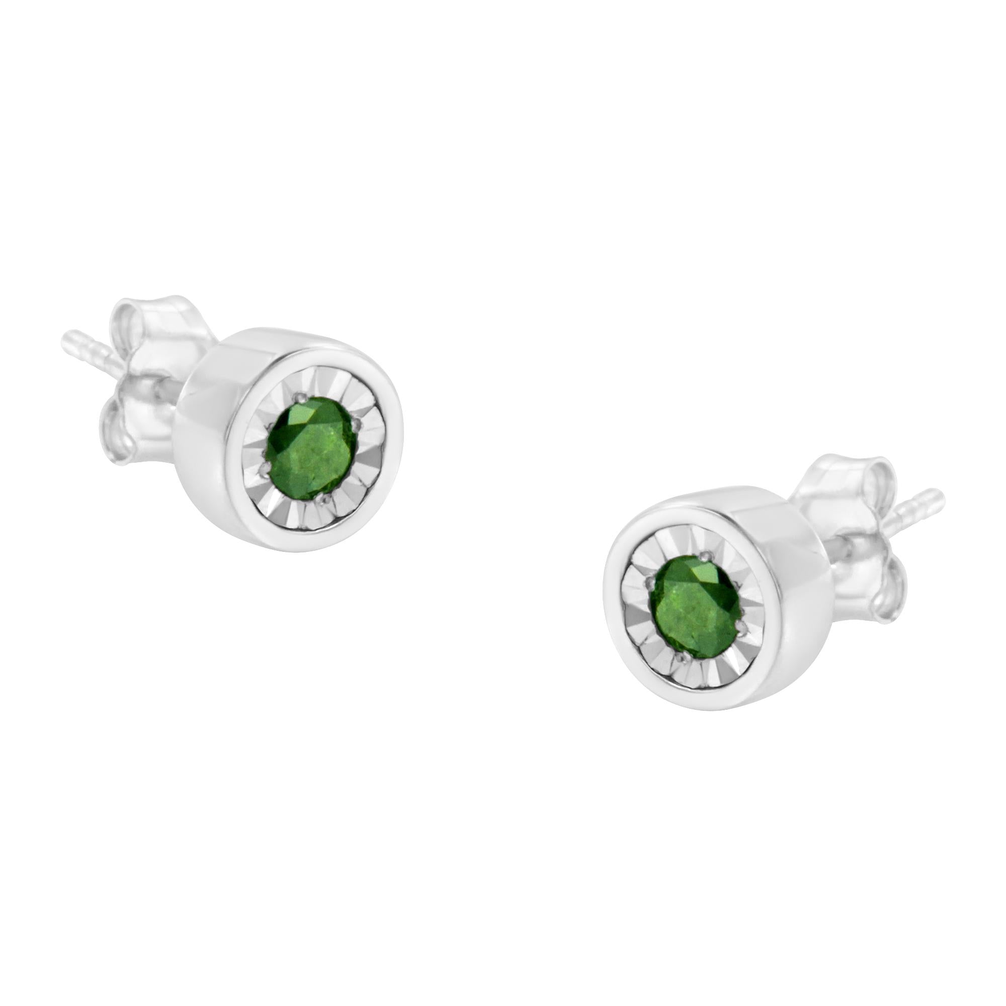 1/4 Cttw Green Diamond Stud Earrings (Color-Enhanced, I1-I2 C)