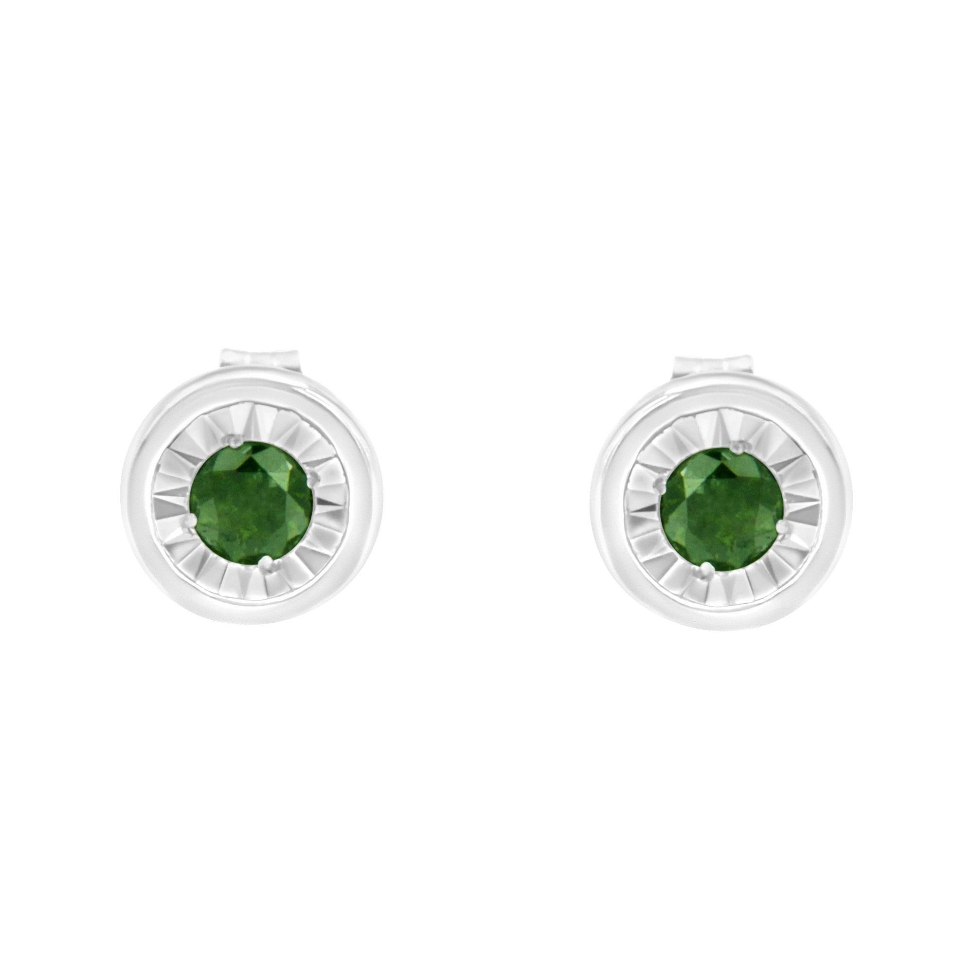 1/4 Cttw Green Diamond Stud Earrings (Color-Enhanced, I1-I2 C)