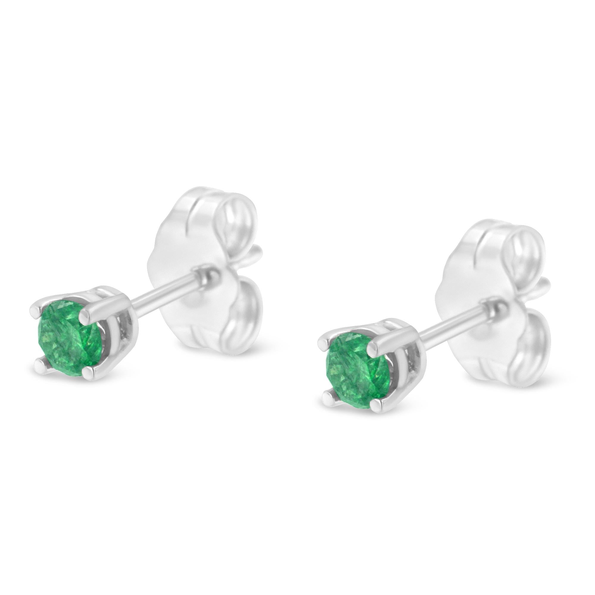 1/4 Cttw Green Diamond 4-Prong Stud Earrings (Color-Enhanced, I2-Clarity)